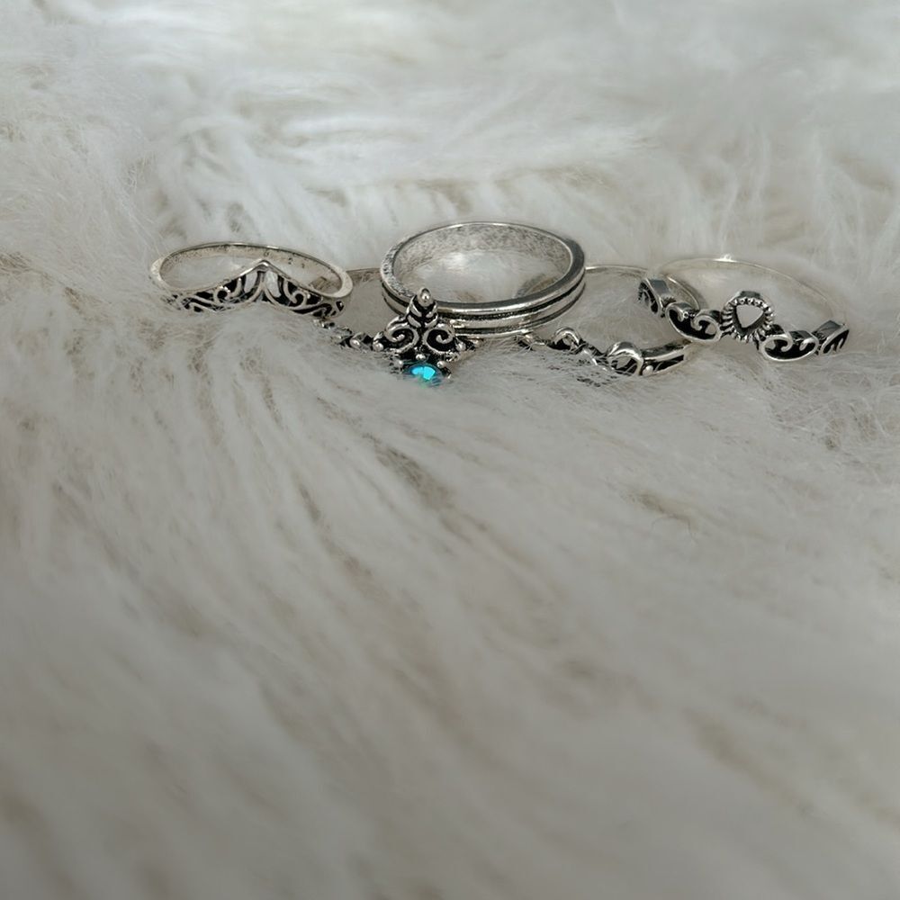 Silver rings- Size 9